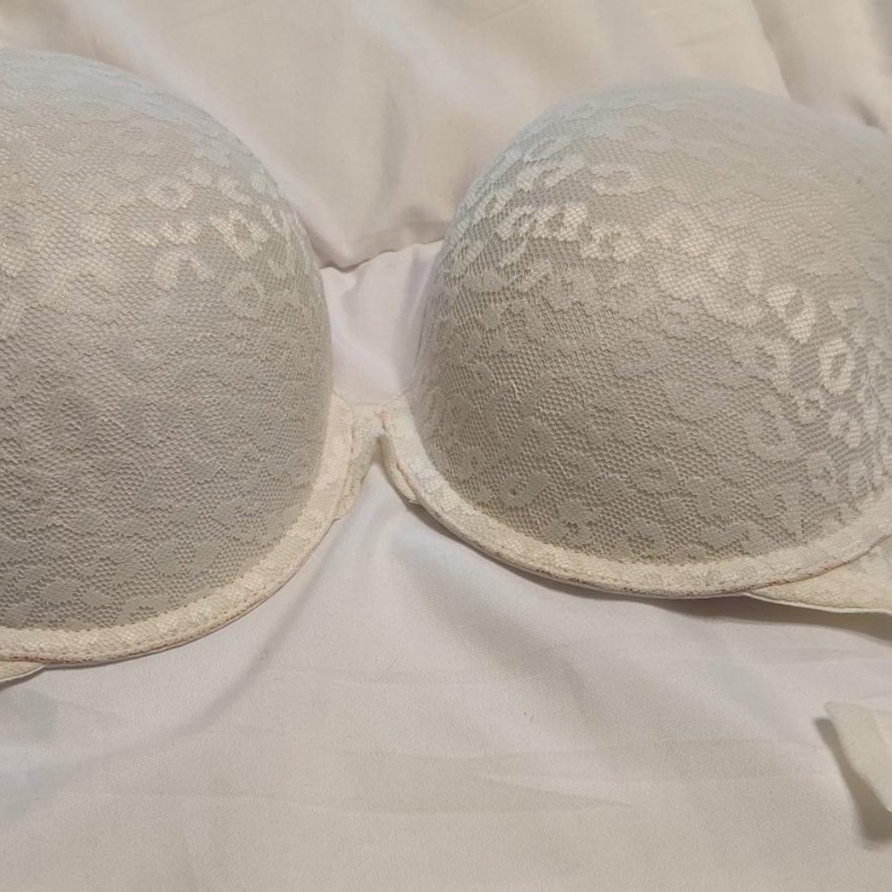 Victoria's Secret Wear Everywhere Push-up bra
